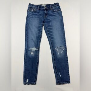 sku#159 BKE Distressed Skinny Jeans Size 27